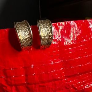 Goldtone vintage earclips